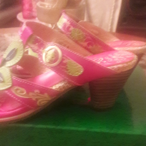 Woman New sandals - Picture 4 of 4